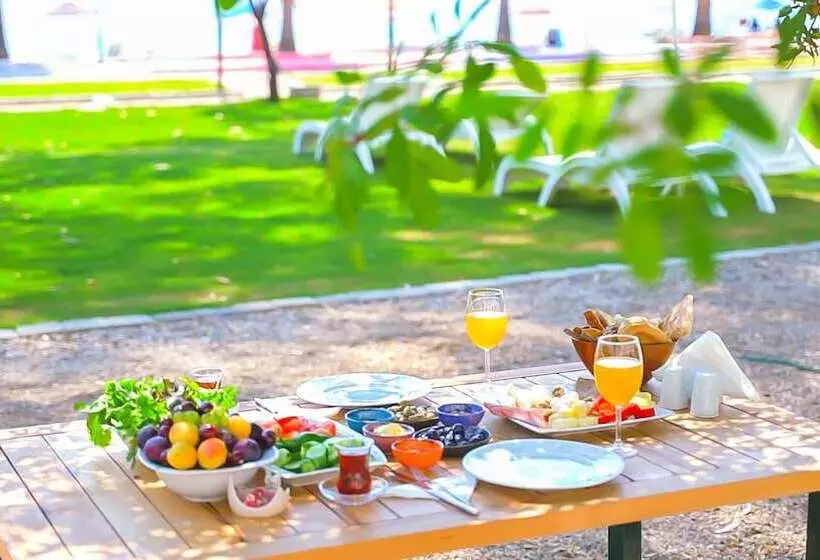 Hotelli Dolunay Suit & Beach