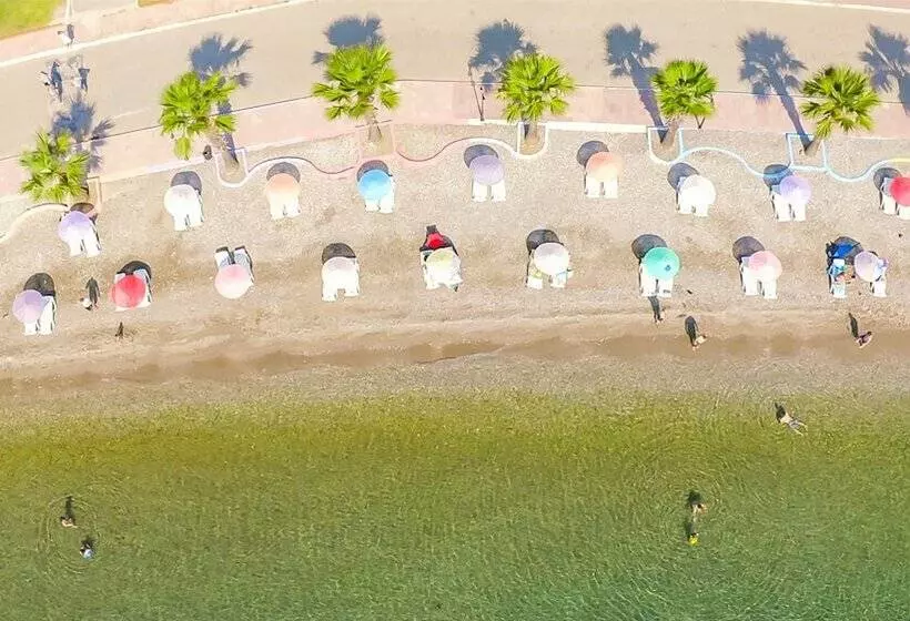 Hotelli Dolunay Suit & Beach