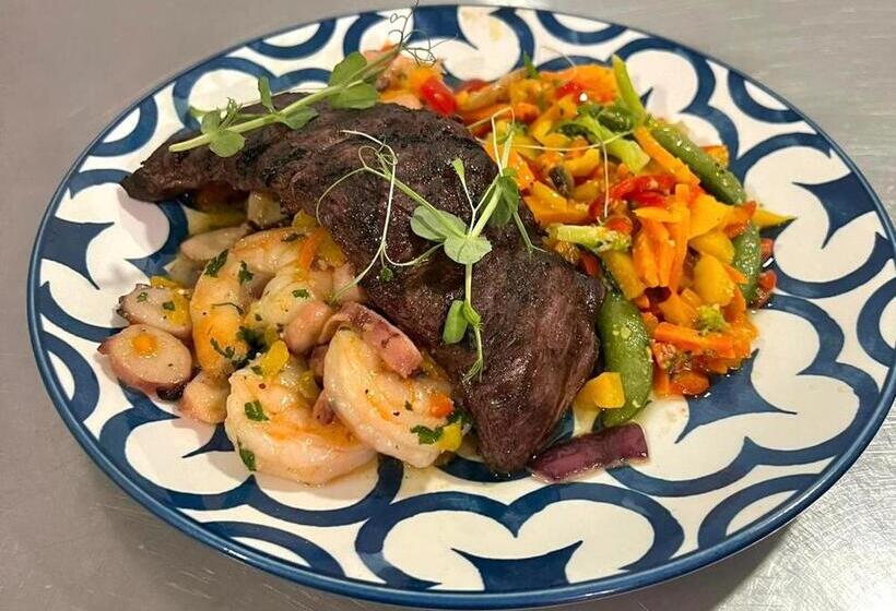 هتل Douglas Highway Inn