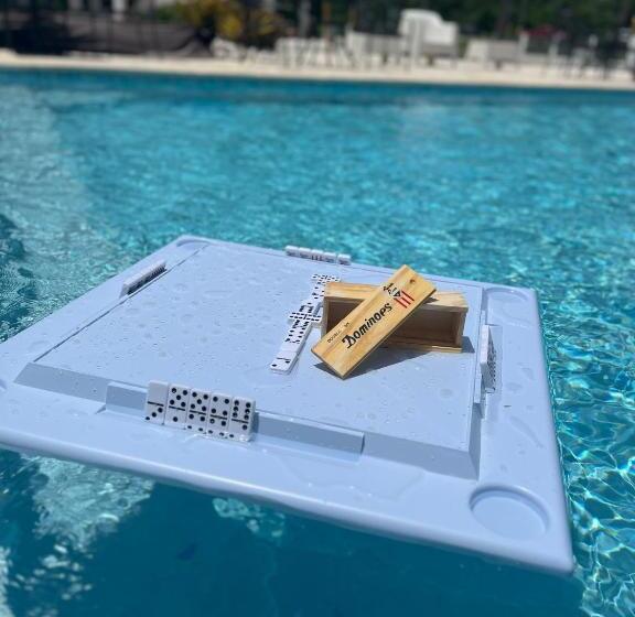 هتل Douglas Highway Inn