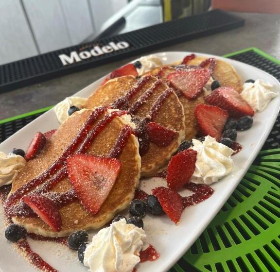 هتل Douglas Highway Inn