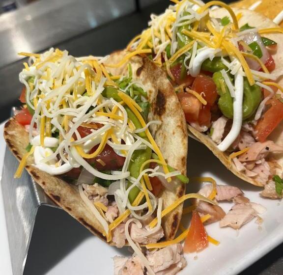 هتل Douglas Highway Inn