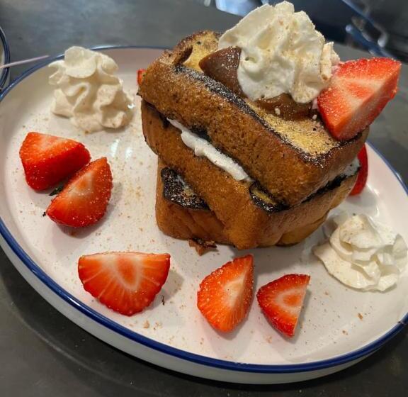 هتل Douglas Highway Inn