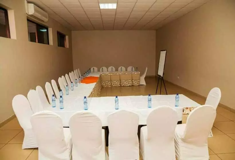 هتل Fatmols Lodge