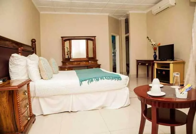 هتل Fatmols Lodge