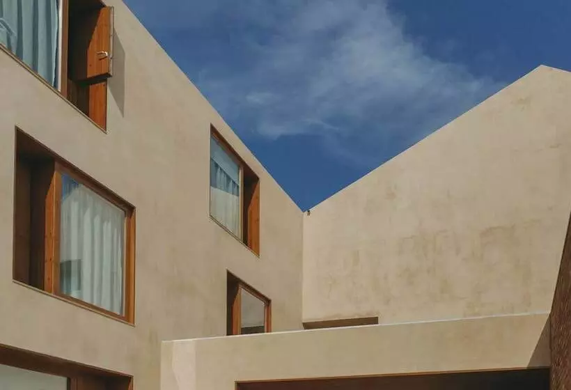 Hotel Outsite Porto Mouco