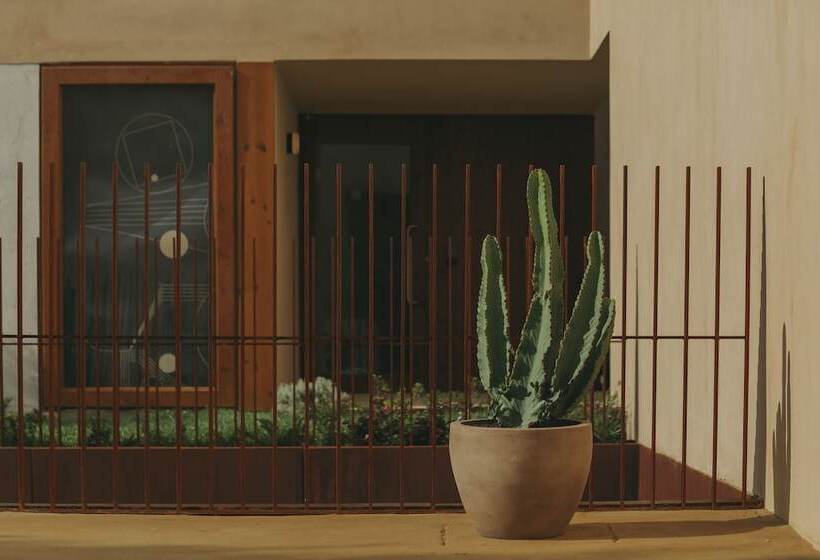 هتل Outsite Porto Mouco