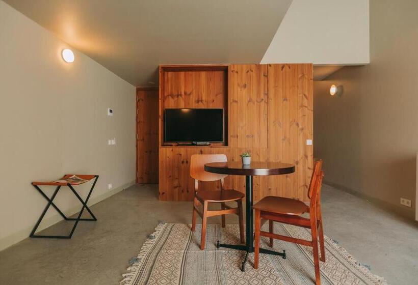 هتل Outsite Porto Mouco