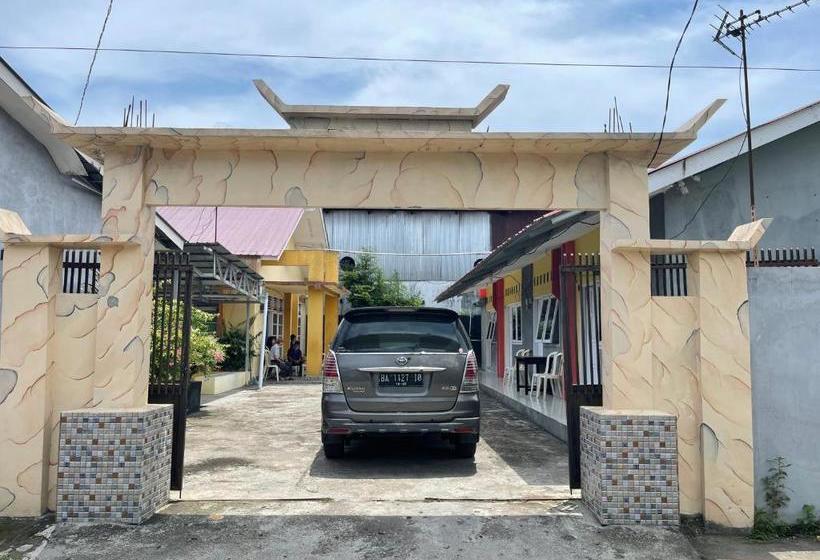 בית מלון כפרי Oyo 90616 Jojo Residence Syariah