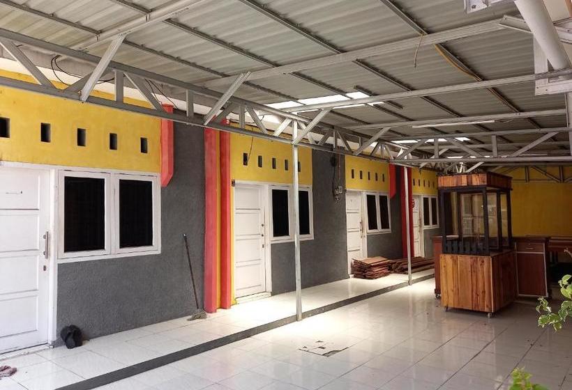 בית מלון כפרי Oyo 90616 Jojo Residence Syariah