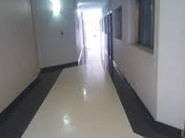 هتل Royal Cashrise Lodge