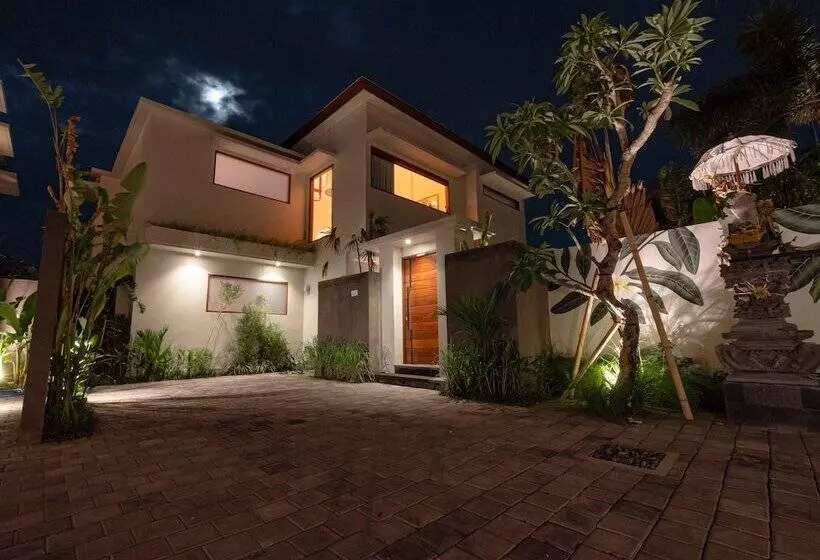 ペンション Arama Villas