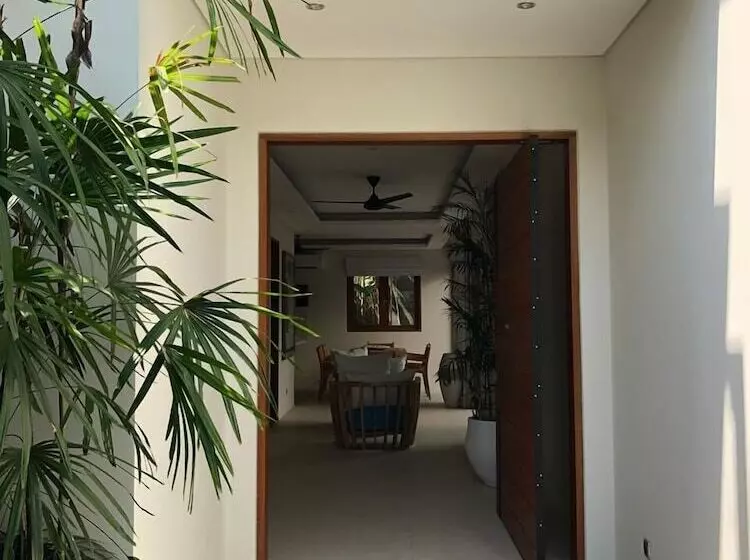 ペンション Arama Villas