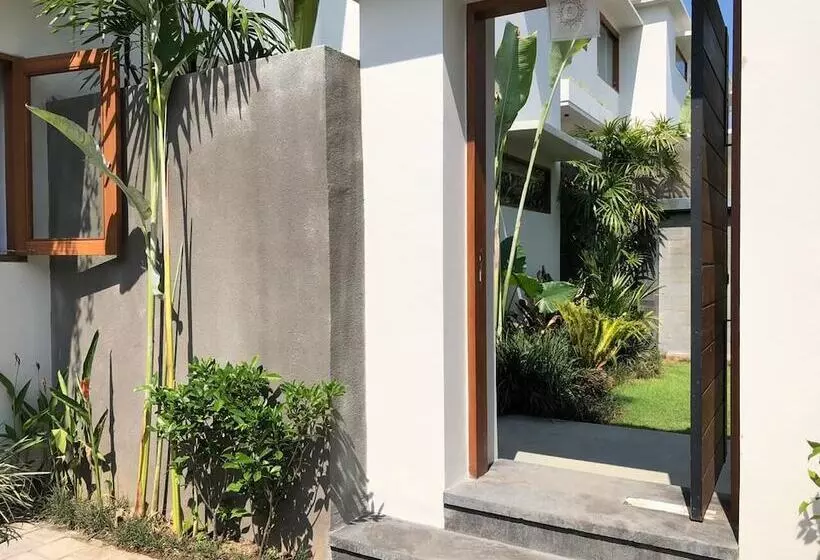 ペンション Arama Villas