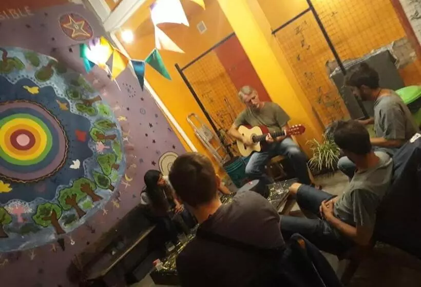 پانسیون Casa Artigas Hostel