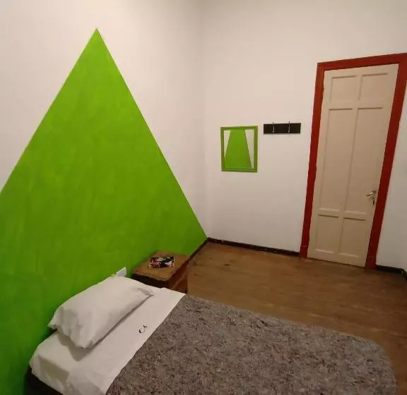 پانسیون Casa Artigas Hostel