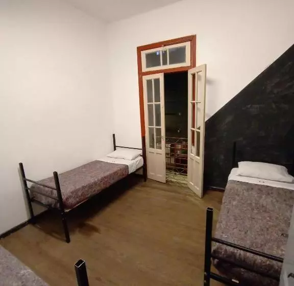 پانسیون Casa Artigas Hostel