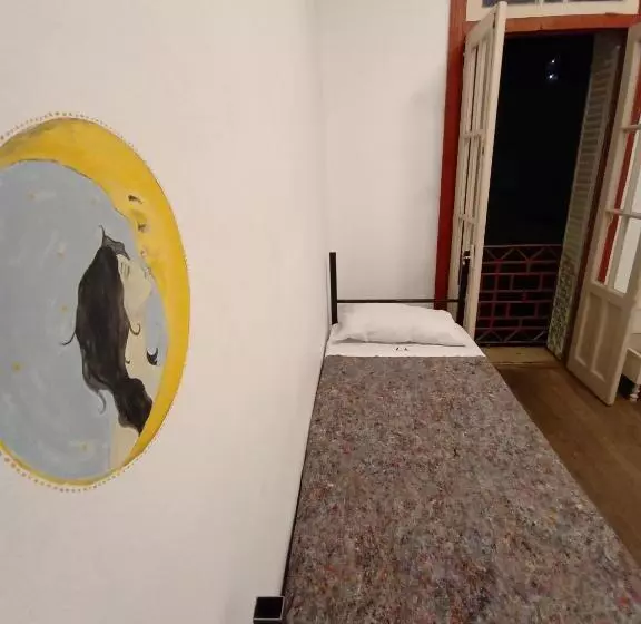 پانسیون Casa Artigas Hostel