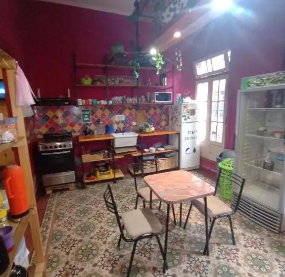 پانسیون Casa Artigas Hostel