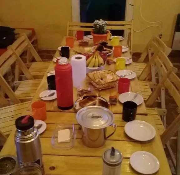 پانسیون Casa Artigas Hostel