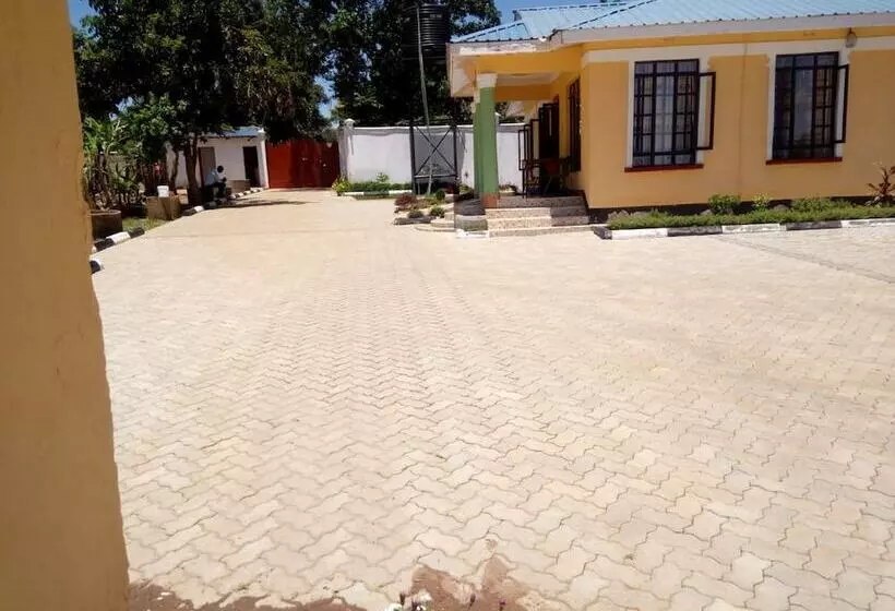 پانسیون Eliane Resort Bungoma