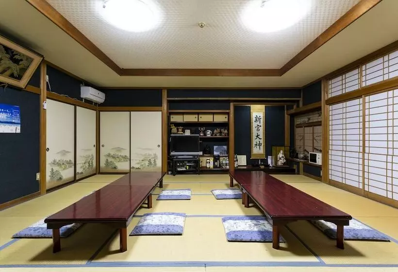 ペンション Komatsu Ryokan