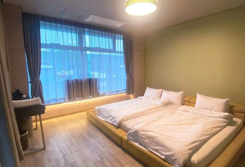 Lomakeskus Geochang Surfing Park