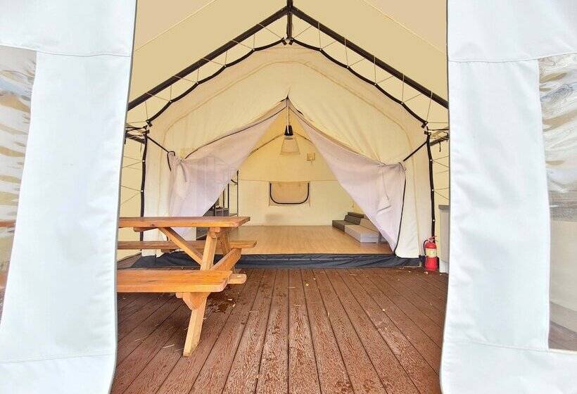 אתר נופש Geochang Surfing Park