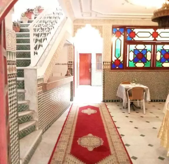 هتل Hôtel Sid El Aidi Médina