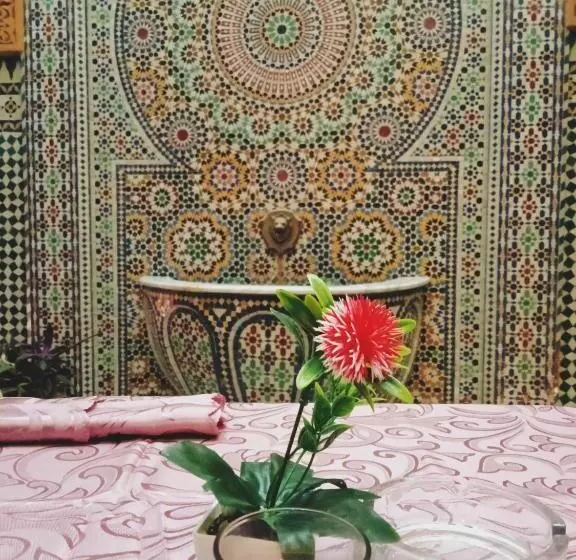 هتل Hôtel Sid El Aidi Médina