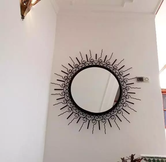 هتل Hôtel Sid El Aidi Médina