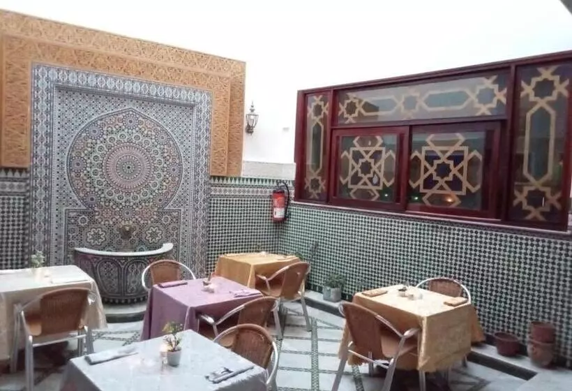 هتل Hôtel Sid El Aidi Médina