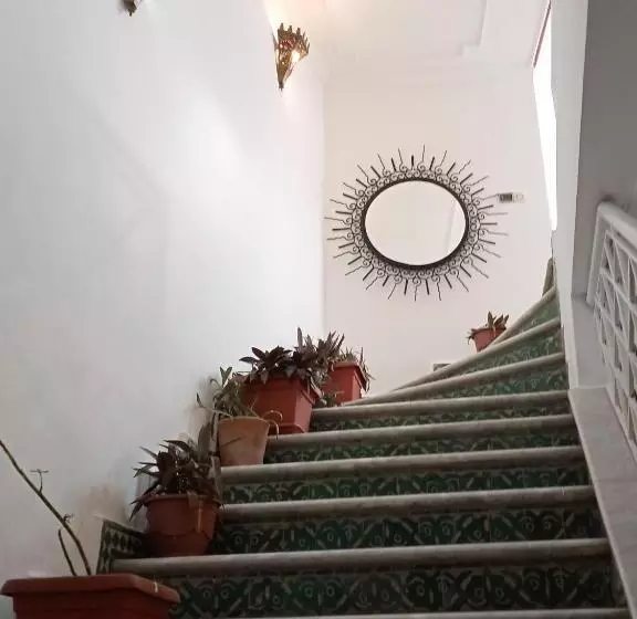 هتل Hôtel Sid El Aidi Médina