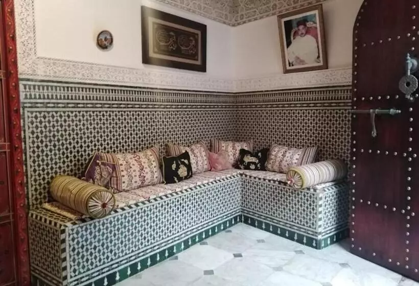 هتل Hôtel Sid El Aidi Médina