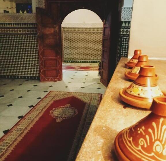 هتل Hôtel Sid El Aidi Médina