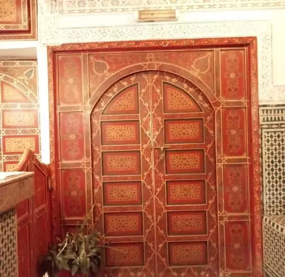 هتل Hôtel Sid El Aidi Médina