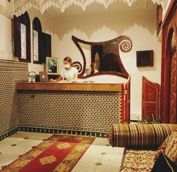 هتل Hôtel Sid El Aidi Médina