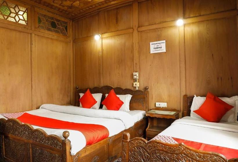 Hotel Oyo 72547 New Lucifer House Boat