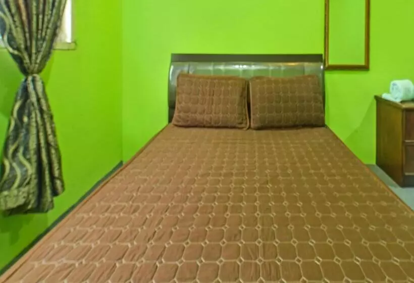 Hotelli Oyo 90325 Au Homestay