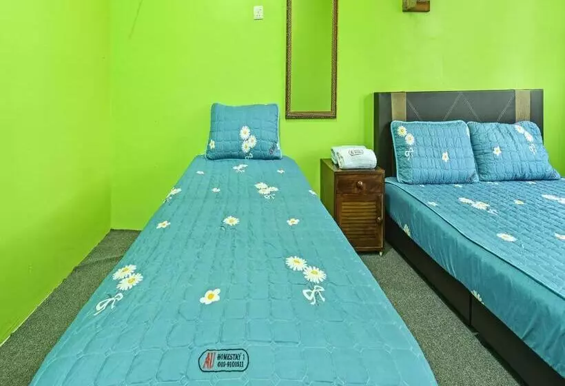 Hotelli Oyo 90325 Au Homestay