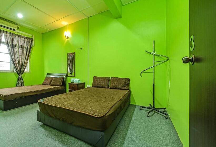 בית מלון כפרי Oyo 90325 Au Homestay