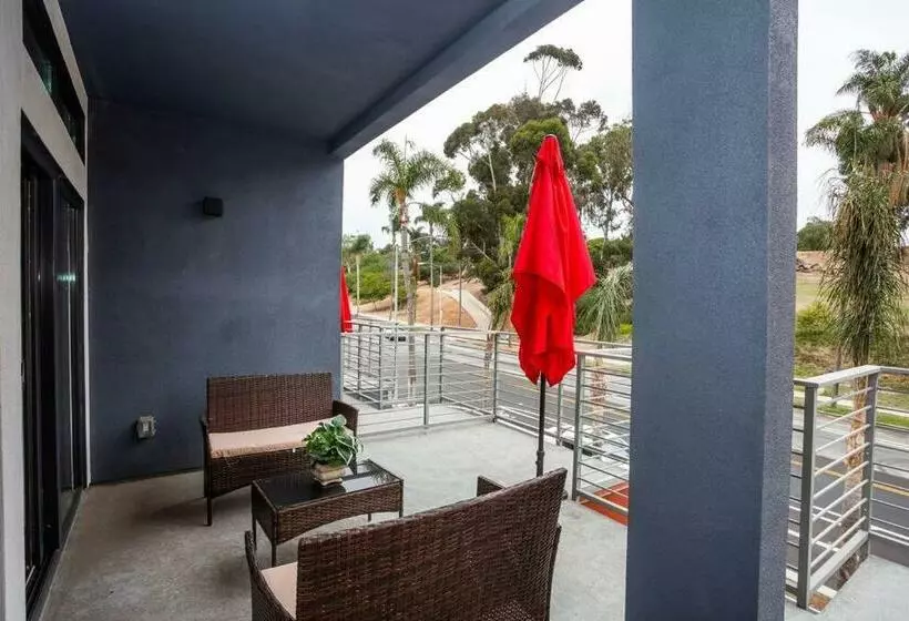 Retkeilymaja Studio With Large Balcony  San Diego Gateway