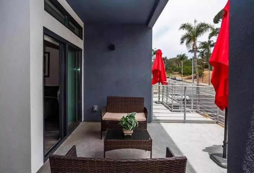 Retkeilymaja Studio With Large Balcony  San Diego Gateway