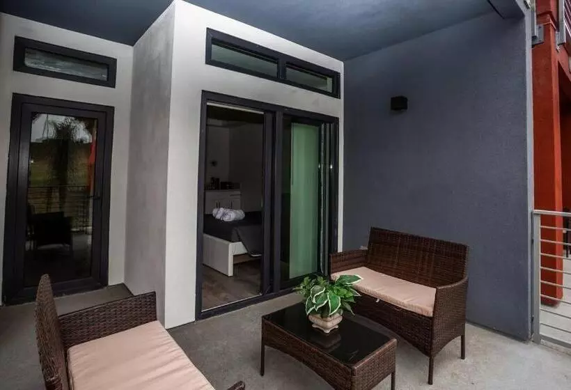 Retkeilymaja Studio With Large Balcony  San Diego Gateway