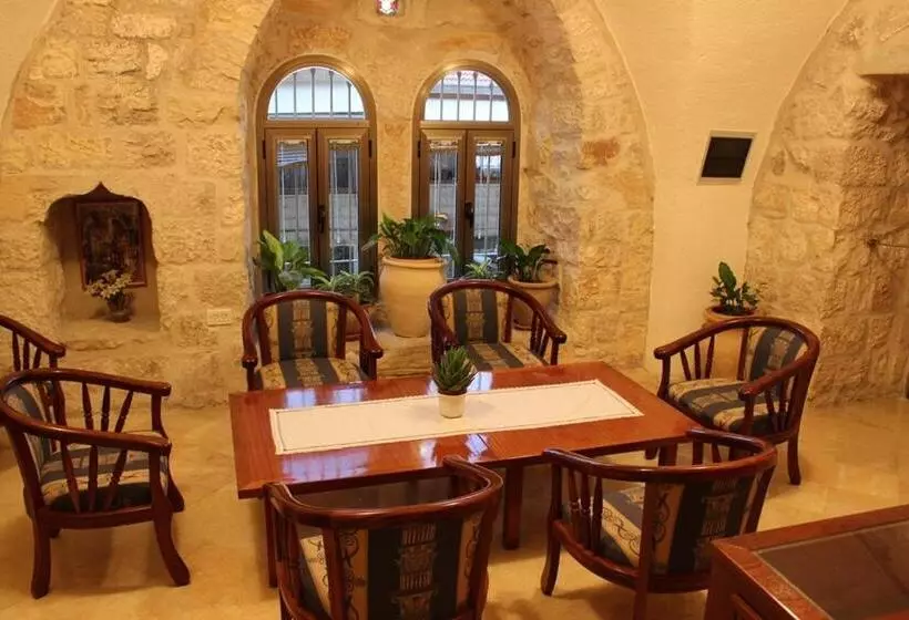 تختخواب و صبحانه Mary S House