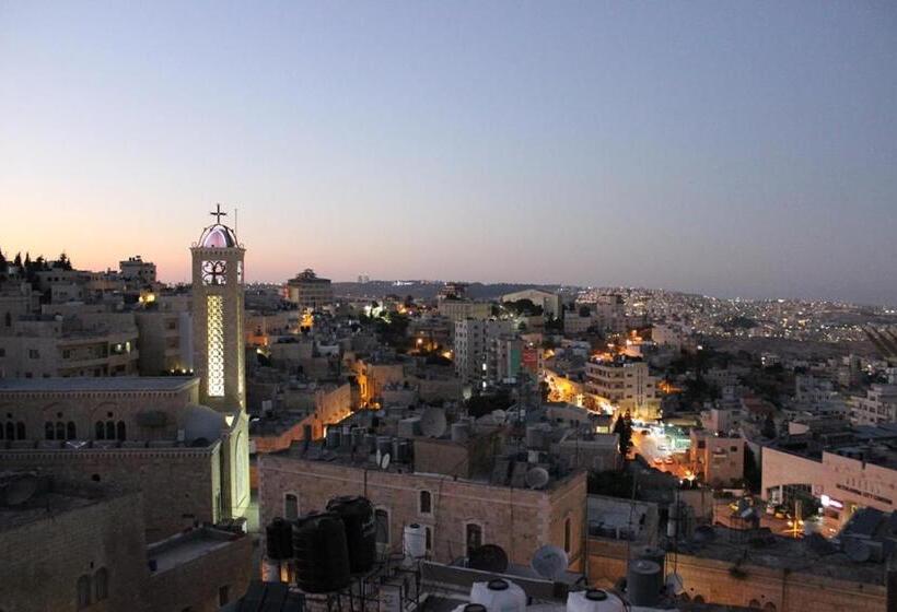 تختخواب و صبحانه Mary S House