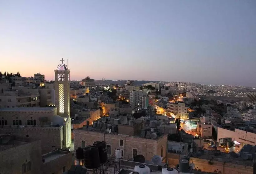 تختخواب و صبحانه Mary S House