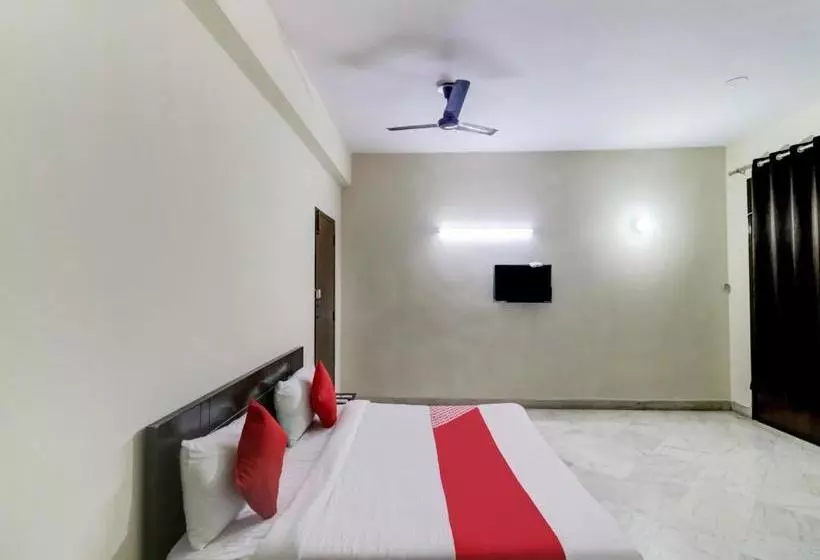 ホテル Oyo 81972  Neelam Villa