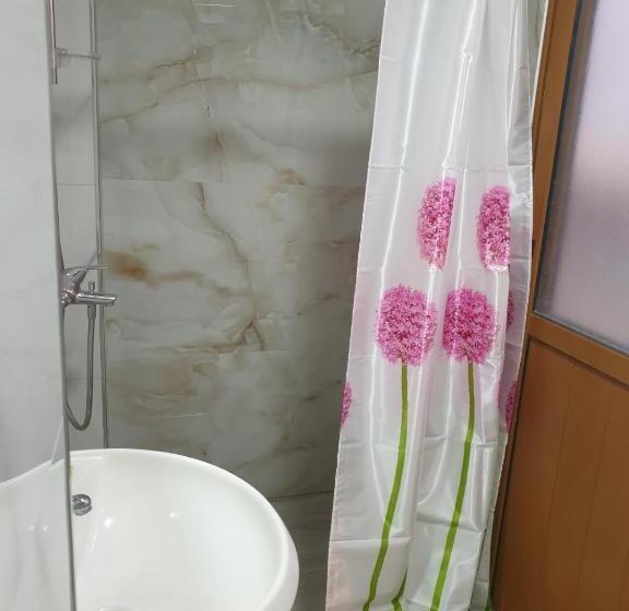 پانسیون Jordhani S House