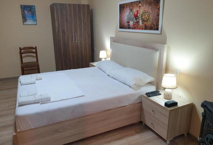 پانسیون Jordhani S House